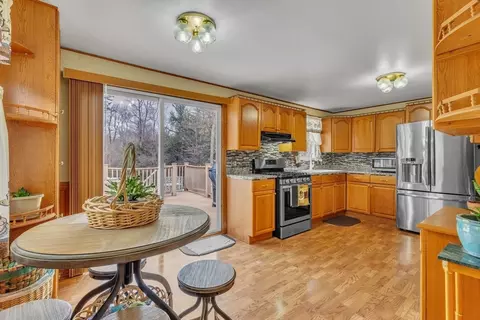 Kitchen - 362 Parkerview St, Springfield, MA 01129 photo 1 of 8