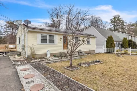 Exterior - 362 Parkerview St, Springfield, MA 01129 photo 8 of 8