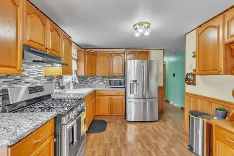 Kitchen - 362 Parkerview St, Springfield, MA 01129 photo 2 of 8