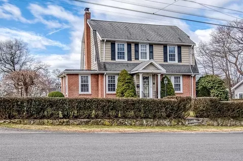 409 Mount Vernon St, Dedham, MA 02026