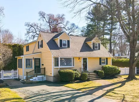 20 Glenmere Cir, Reading, MA 01867