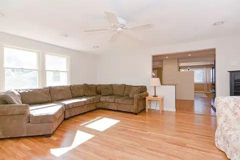 Living - 20 Glenmere Cir, Reading, MA 01867 photo 2 of 4