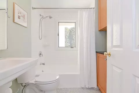 Bath - 20 Glenmere Cir, Reading, MA 01867 photo 2 of 3