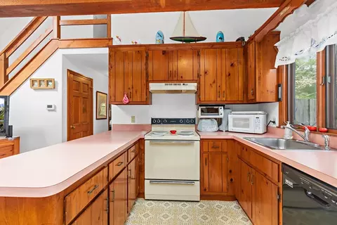 Kitchen - 335 Oak Leaf Rd, Eastham, MA 02642 photo 2 of 2
