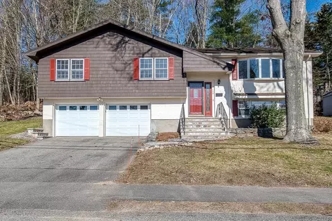 142 Scott Cir, Dedham, MA 02026