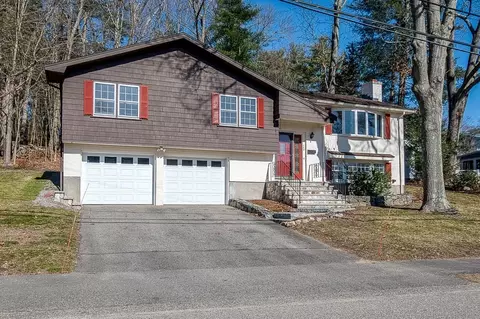 Exterior - 142 Scott Cir, Dedham, MA 02026 photo 2 of 10