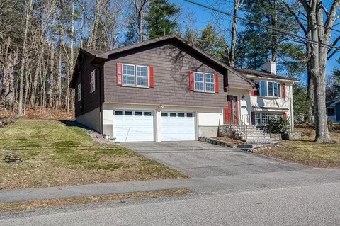 Exterior - 142 Scott Cir, Dedham, MA 02026 photo 4 of 10