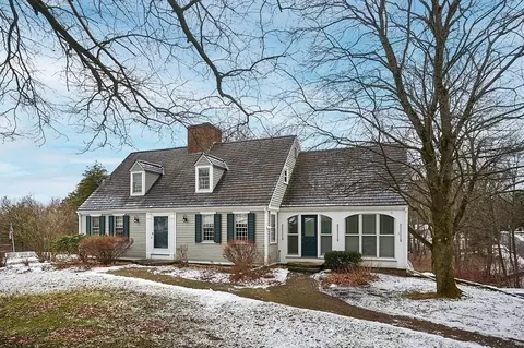 636 Bernardston Rd, Greenfield, MA 01301