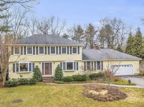 23 Woodhaven Dr, Andover, MA 01810