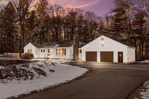 337 Sterling Rd, Lancaster, MA 01523