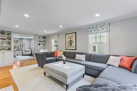 Living - 71 Washington Ave, Needham, MA 02492 photo 1 of 3