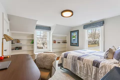 Bedroom - 71 Washington Ave, Needham, MA 02492 photo 1 of 6