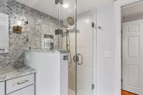 Bath - 71 Washington Ave, Needham, MA 02492 photo 5 of 7