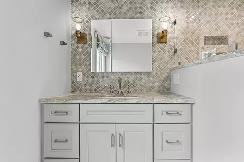 Bath - 71 Washington Ave, Needham, MA 02492 photo 6 of 7