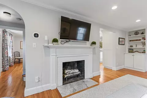 Living - 71 Washington Ave, Needham, MA 02492 photo 3 of 3