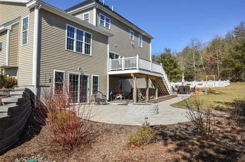 Exterior - 19 Pollard Rd, Berlin, MA 01503 photo 4 of 5