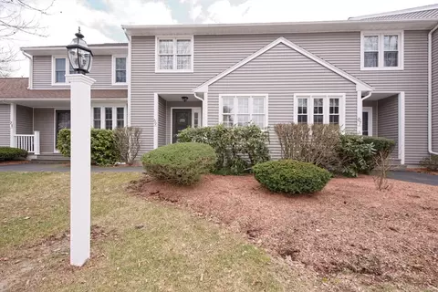 69 Godfrey Ln #69, Milford, MA 01757
