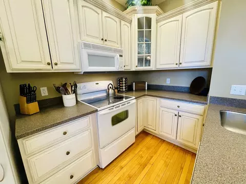 542 Walnut St #C, Fall River, MA 02720 photo 6
