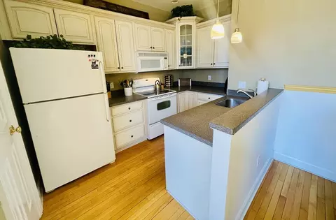 542 Walnut St #C, Fall River, MA 02720 photo 5