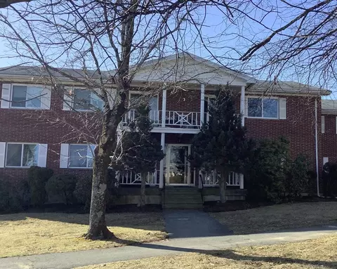 18 Bayberry Dr #4, Sharon, MA 02067