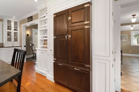 71 Lincoln St, Hingham, MA 02043 photo 9