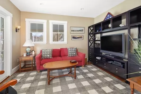 71 Lincoln St, Hingham, MA 02043 photo 11