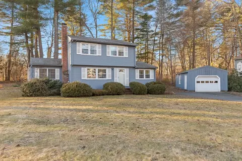 5 Pike Dr, Groveland, MA 01834