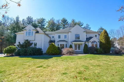 25 Colts Xing, Canton, MA 02021