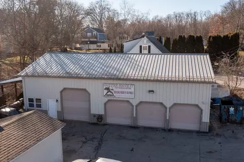 162 Thompson Rd, Webster, MA 01570 photo 3