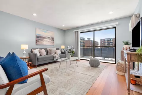32 Whites Ave #E441, Watertown, MA 02472