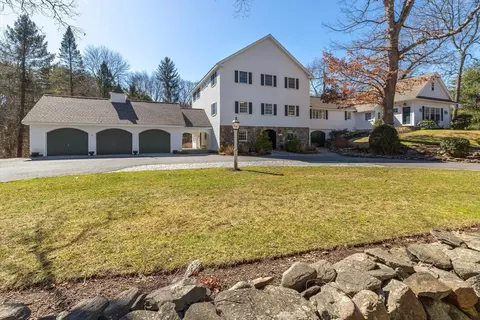 107 Plympton Rd, Sudbury, MA 01776
