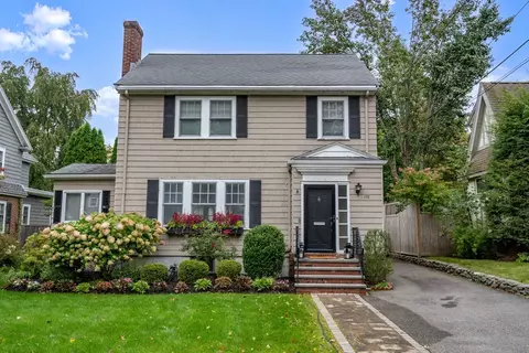 170 Woodcliff Rd, Newton, MA 02461