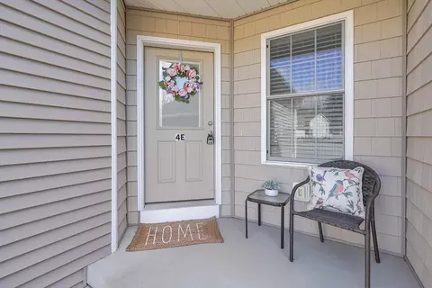 4 Maple View Ln #E, Agawam, MA 01001 photo 2