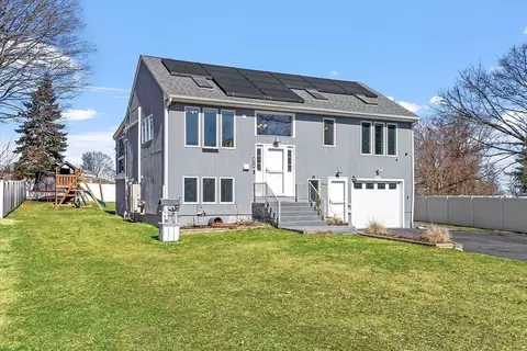 16 Buttaro Rd # A, Woburn, MA 01801