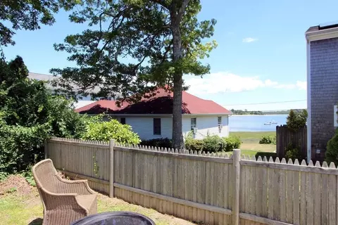 7 Atlantic Ave, Wareham, MA 02571
