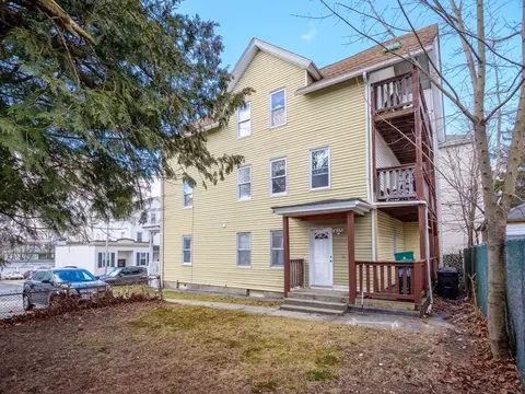 Exterior - 11 Ames St, Worcester, MA 01610 photo 3 of 4