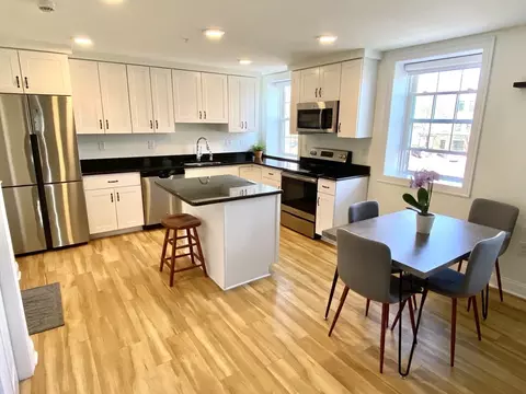30 Village Hill Rd #202, Northampton, MA 01060