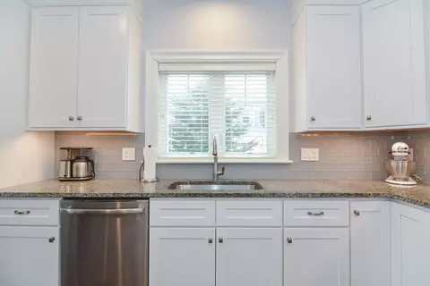 Kitchen - 180 Riverpath Dr #180, Framingham, MA 01701 photo 6 of 6