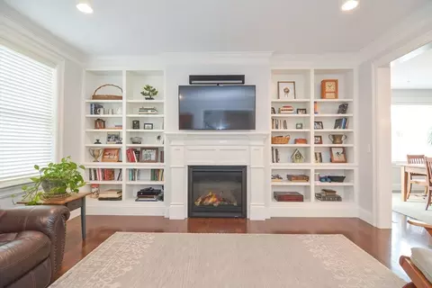 Living - 180 Riverpath Dr #180, Framingham, MA 01701 photo 4 of 9