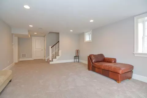 Living - 180 Riverpath Dr #180, Framingham, MA 01701 photo 9 of 9