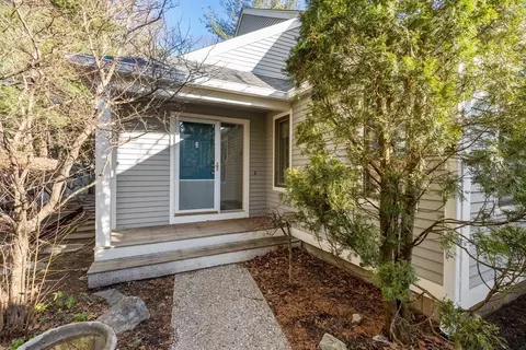 2 Pickwick Way #2, Wayland, MA 01778