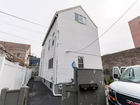 166 Charles St, Cambridge, MA 02141