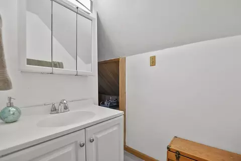 Bath - 43 Waverly St, Everett, MA 02149 photo 3 of 3