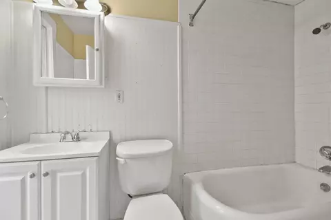 Bath - 43 Waverly St, Everett, MA 02149 photo 1 of 3