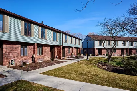 15 Winston Ct #15, Amherst, MA 01002
