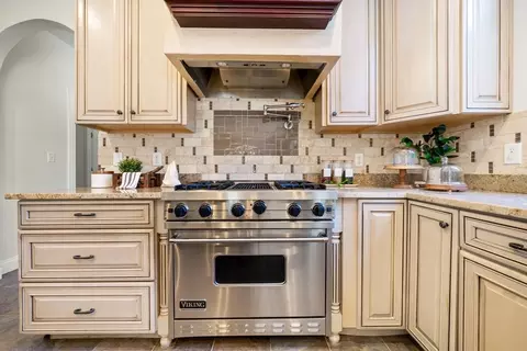 Kitchen - 15 Timberlane Rd, Windham, NH 03087 photo 3 of 6
