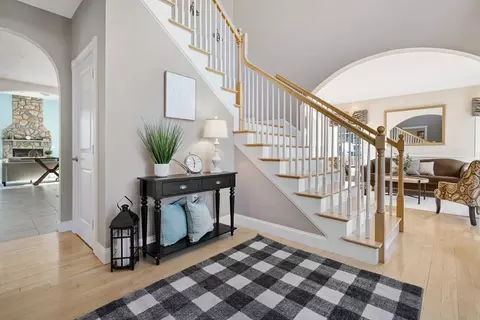 Entry Way - 15 Timberlane Rd, Windham, NH 03087 photo 1 of 2