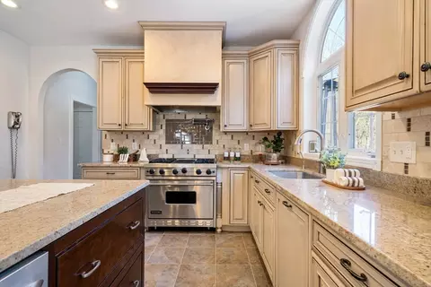 Kitchen - 15 Timberlane Rd, Windham, NH 03087 photo 2 of 6