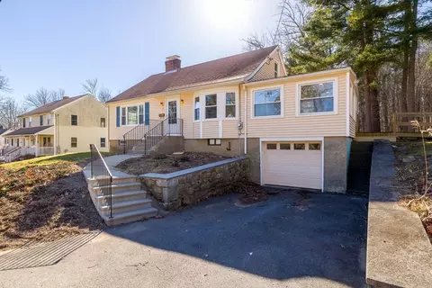 13 Winslow Ave, Leicester, MA 01524