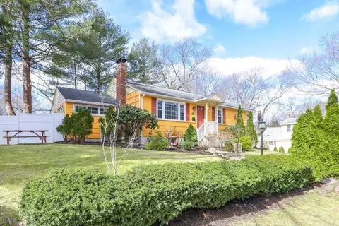 27 Erlandson Rd, Natick, MA 01760